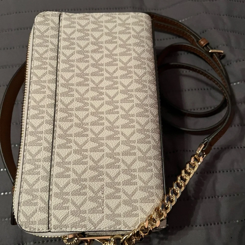 Michael Kors crossbody - Picture 3 of 7